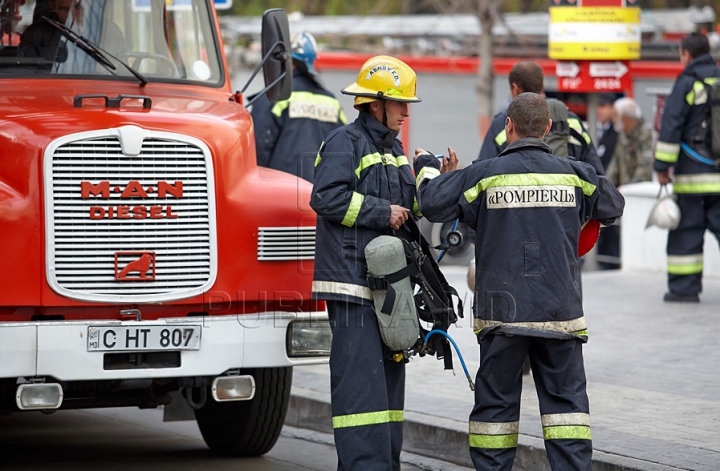 Arde centrul comercial "Sun City". Incendiul a făcut două victime. FOTO