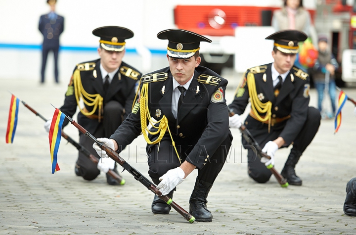 Arme, camere de supraveghere şi diverse tehnologii în domeniul apărării, la Moldexpo FOTO