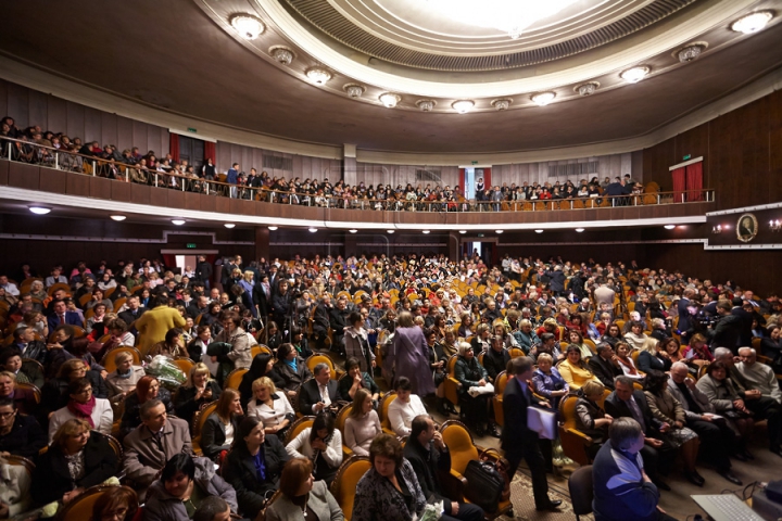 Cine sunt educatorul, învăţătorul şi profesorul anului 2013 (VIDEO/FOTO)