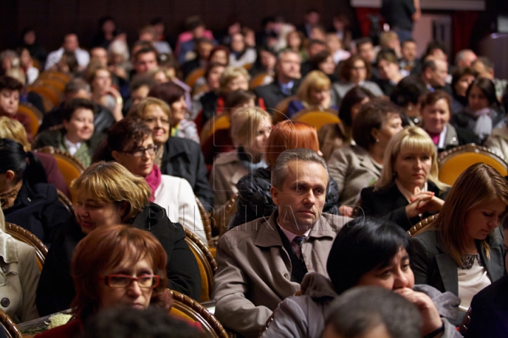 Cine sunt educatorul, învăţătorul şi profesorul anului 2013 (VIDEO/FOTO)