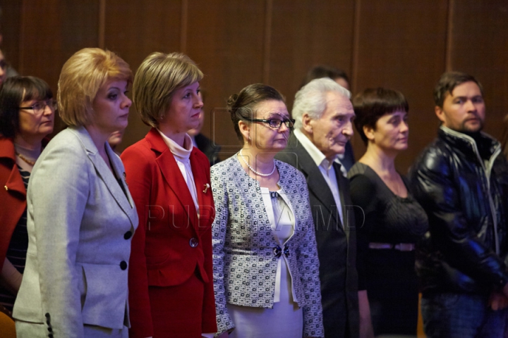 Cine sunt educatorul, învăţătorul şi profesorul anului 2013 (VIDEO/FOTO)