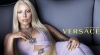 Lady Gaga, într-un pictorial incendiar pentru casa de modă Versace