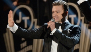 Taylor Swift şi Justin Timberlake, cu braţele pline de trofee la Gala American Music Awards 2013 (VIDEO)