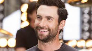 Solistul trupei Maroon 5, cel mai sexy bărbat în viaţă