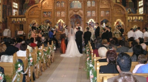 Tot mai multe cupluri care divorţează cer dezlegarea căsniciei la biserică. Ce păţesc cei care IGNORĂ canoanele