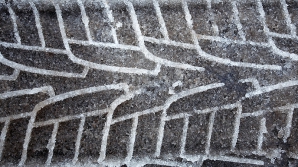 Şoferii se grăbesc să-şi cumpere anvelope de iarnă. IATĂ preţurile