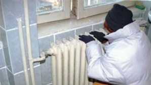 Cetăţenii  cu un venit lunar sub 1.700 de lei pot depune documentele pentru compensaţii la căldură 