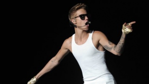 Gestul care i-a şocat pe fanii lui Justin Bieber! Ce a făcut vedeta cu două drapele ale Argentinei (VIDEO)