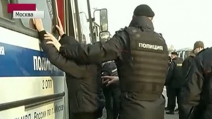 Aproximativ 700 de oameni au fost reţinuţi la Moscova, în urma unei razii la un centru comercial (VIDEO)