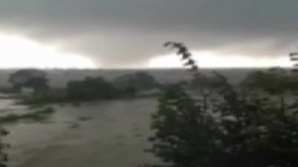 Natura s-a dezlănţuit în mai multe colţuri ale lumii. Câţiva oameni au murit, iar alţii au fost răniţi