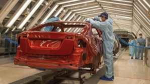 Volvo a demarat producţia noului model cu ampatament mărit S60L