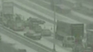 Ninsoarea şi ploile provoacă haos în SUA. În ajunul Zilei Recunoştinţei au fost anulate sute de zboruri