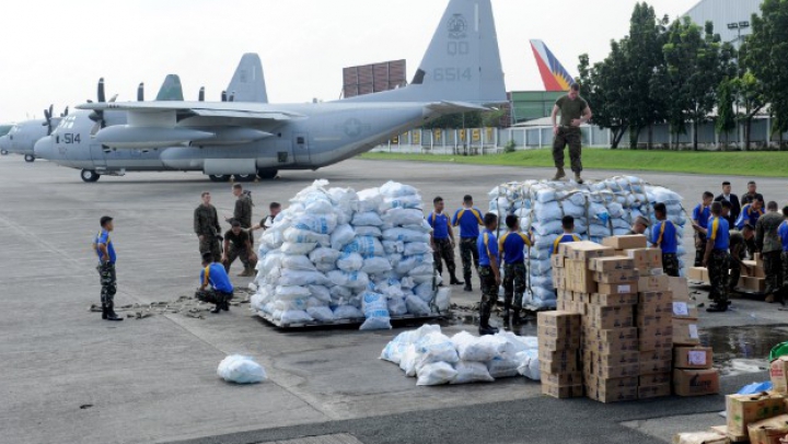 Dezastrul lăsat de taifunul din Filipine, în IMAGINI FOTO SFÂŞIETOARE. Nici măcar ajutoarele umanitare nu pot ajunge acolo