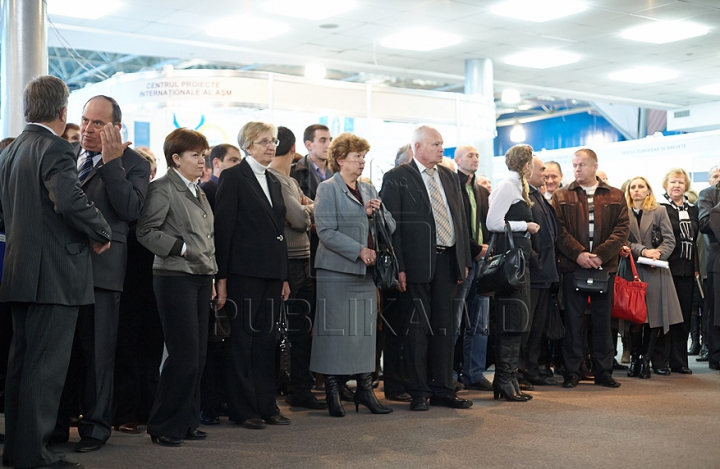 Peste 100 de invenţii, prezentate în cadrul unei expoziţii. Printre cele mai atractive exponate sunt turbinele eoliene FOTO