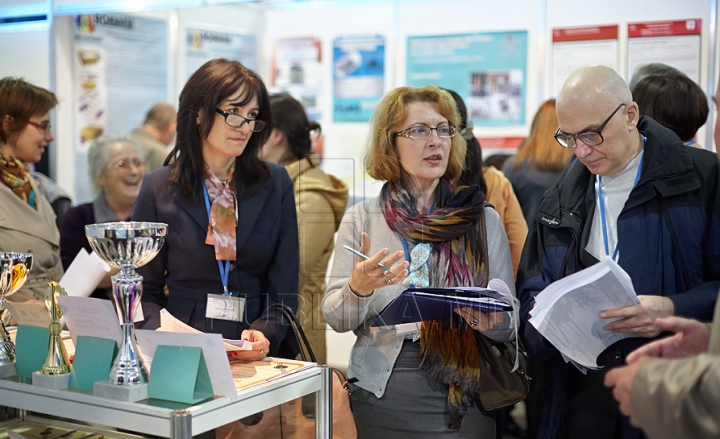 Peste 100 de invenţii, prezentate în cadrul unei expoziţii. Printre cele mai atractive exponate sunt turbinele eoliene FOTO