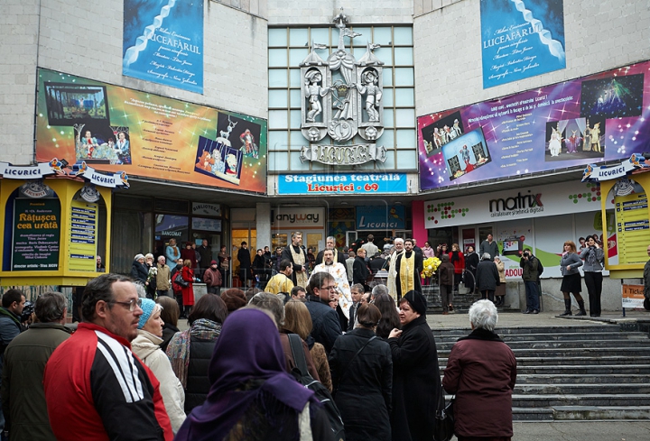 Maestrul Titus Jucov, petrecut pe ultimul drum de sute de moldoveni GALERIE FOTO, VIDEO