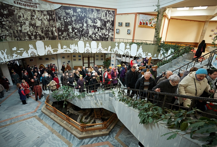 Maestrul Titus Jucov, petrecut pe ultimul drum de sute de moldoveni GALERIE FOTO, VIDEO