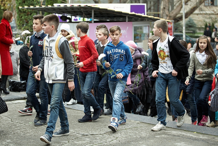 Maestrul Titus Jucov, petrecut pe ultimul drum de sute de moldoveni GALERIE FOTO, VIDEO