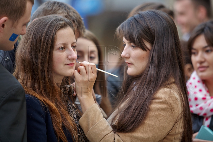 FOTOGRAFII ISTORICE din timpul mitingului în care moldovenii au arătat întregii lumi că vor să facă parte din UE