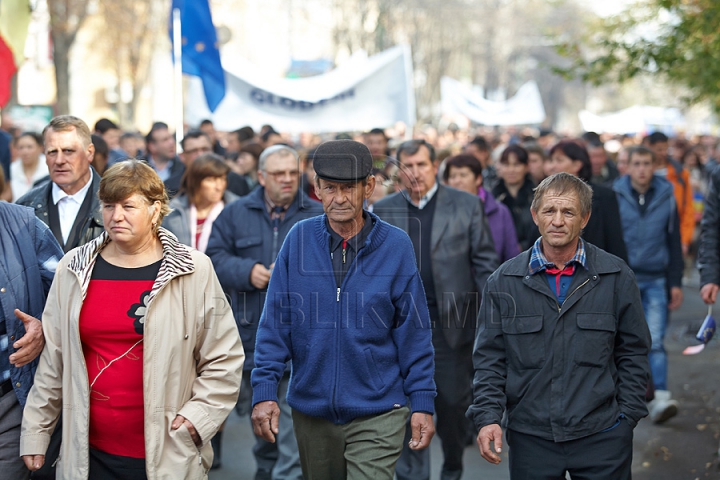 FOTOGRAFII ISTORICE din timpul mitingului în care moldovenii au arătat întregii lumi că vor să facă parte din UE