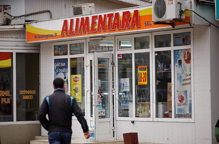 Setea de câştig, mai puternică decât legea. Vânzătorii continuă să comercializeze alcool şi ţigări minorilor (FOTO)