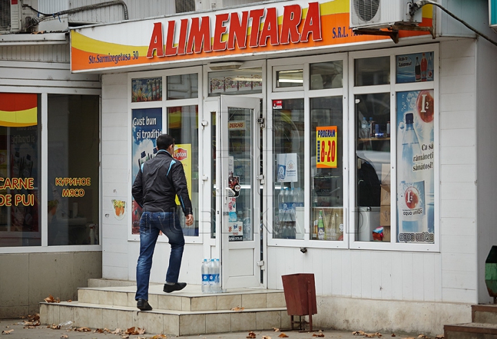 Setea de câştig, mai puternică decât legea. Vânzătorii continuă să comercializeze alcool şi ţigări minorilor (FOTO)