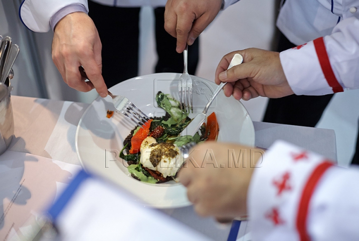 Show al maeştrilor în arta culinară. Cei mai iscusiţi bucătari s-au întrecut în ale gătitului FOTO/VIDEO