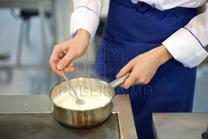 Show al maeştrilor în arta culinară. Cei mai iscusiţi bucătari s-au întrecut în ale gătitului FOTO/VIDEO