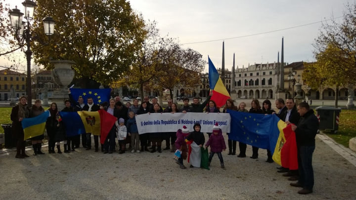 Miting pentru susţinerea cursului pro-european al Republicii Moldova în Italia. "Destinul ţării noastre este în UE"