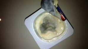 19 elevi dintr-o localitate din centrul Chinei au fost spitalizaţi după ce au consumat iaurt otrăvit 