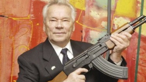 Mihail Kalașnikov, creatorul armei "Kalașnikov", a DECEDAT