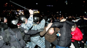 Ce scrie presa internaţională despre dispersarea violentă a protestatarilor de la Kiev 