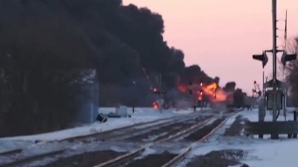 Cod roşu de alertă într-un oraş din SUA, după ce două trenuri, dintre care unul cu petrol, s-au ciocnit 