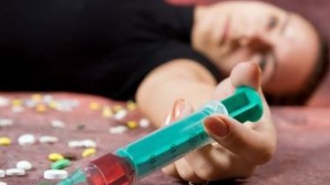 11.000 de moldoveni, dependenţi de DROGURI! Ce îi face să se arunce în ghearele morţii lente