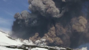 Aeroportul din regiunea italiană Sicilia, închis temporar din cauza erupţiei vulcanului Etna