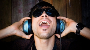 ASCULTĂ AICI cele mai populare piese din 2013