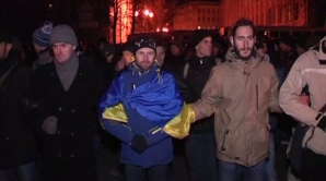 Încă o noapte de proteste în Ucraina. Au fost înregistrate cele mai grave confruntări dintre manifestanţi şi poliţie 