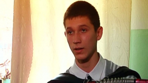 Sărăcia îl împiedică să-şi dezvolte talentul. Vezi la ce visează un tânăr acordeonist