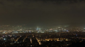 Revista presei internaţionale: Autorităţile din Grecia sunt în alertă