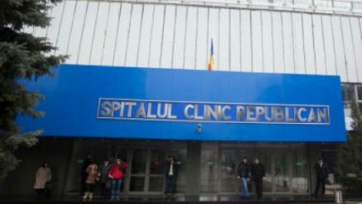 Percheziţii la Spitalul Clinic Republican din Chişinău. Oamenii legii au descins în biroul şefului, dar şi la domiciliul acestuia