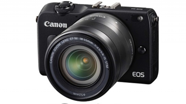 Canon a prezentat o nouă cameră foto digitală compactă mirrorless (FOTO)