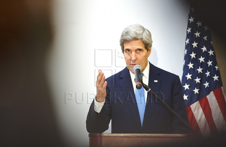 Vizita lui John Kerry la Vinăria Cricova în 70 de FOTOGRAFII. Imagini impresionante cu secretarul de stat american