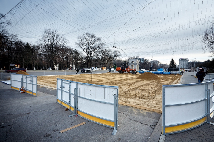 Surpriză de sărbători. Un patinoar în aer liber va fi amenajat chiar în Piaţa Marii Adunări Naţionale (FOTO)