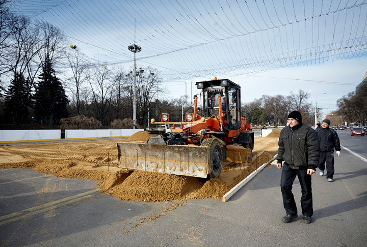 Surpriză de sărbători. Un patinoar în aer liber va fi amenajat chiar în Piaţa Marii Adunări Naţionale (FOTO)