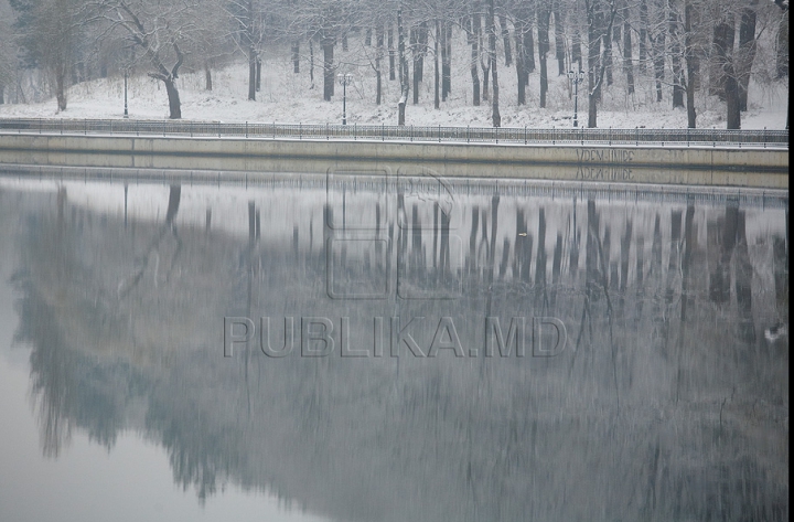 Chişinăul, sub zăpadă! GALERIE FOTO