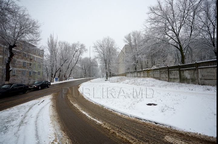 Chişinăul, sub zăpadă! GALERIE FOTO