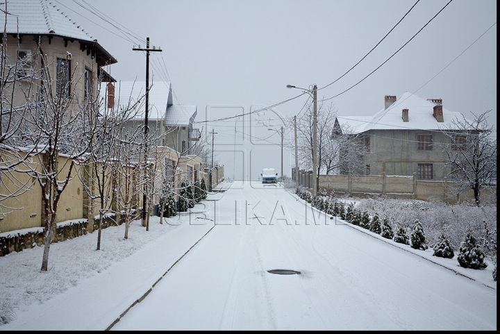 Chişinăul, sub zăpadă! GALERIE FOTO