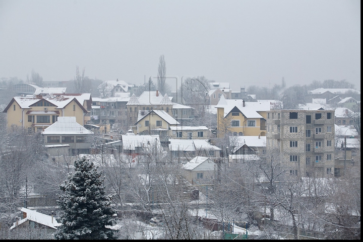 Chişinăul, sub zăpadă! GALERIE FOTO