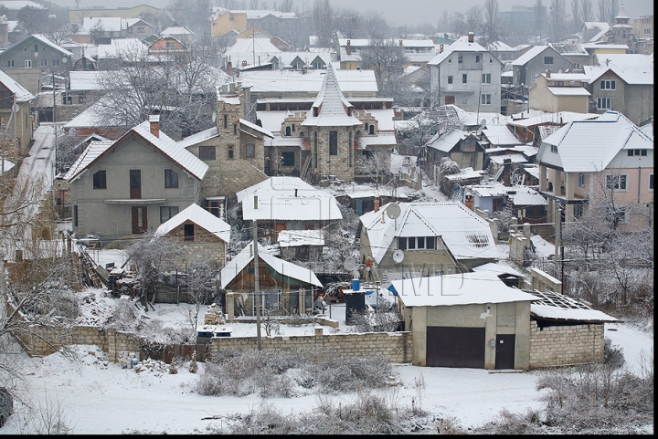 Chişinăul, sub zăpadă! GALERIE FOTO