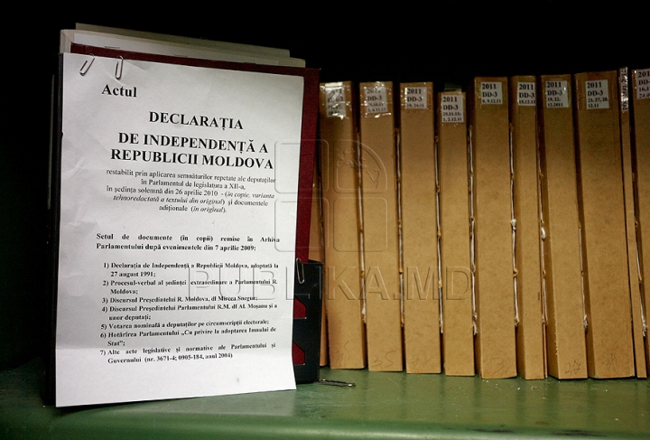 Deputaţii nu vor mai fi nevoiţi să răscolească mormane de hârtii în arhivă. Ce se va întâmpla cu actele Legislativului